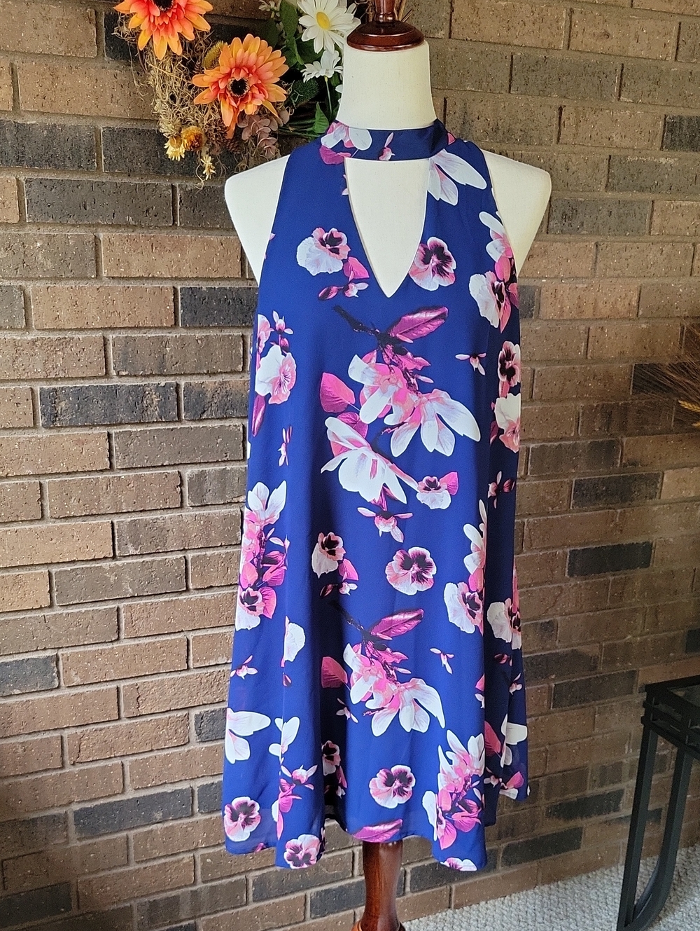 Francesca's Collections Navy Floral Keyhole Halter Swing Tunic dress, size L